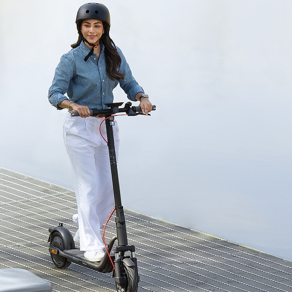 NAVEE V25i Pro II Electric Scooter