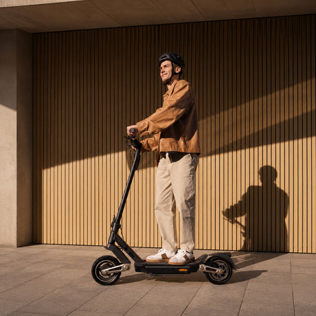 NAVEE ST3 Electric Scooter