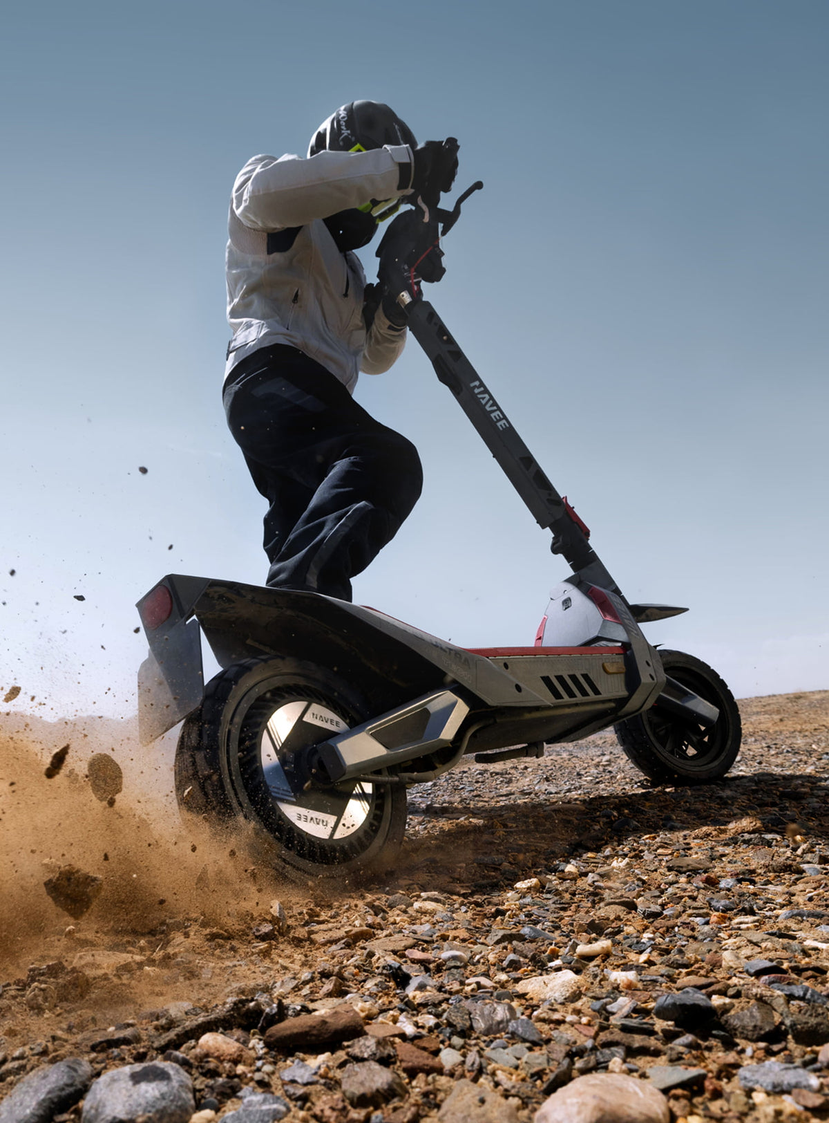 2200W Rear-Wheel Drive